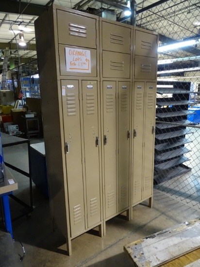 SET OF METAL LOCKERS