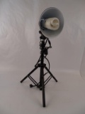 TRI-POD LAMP