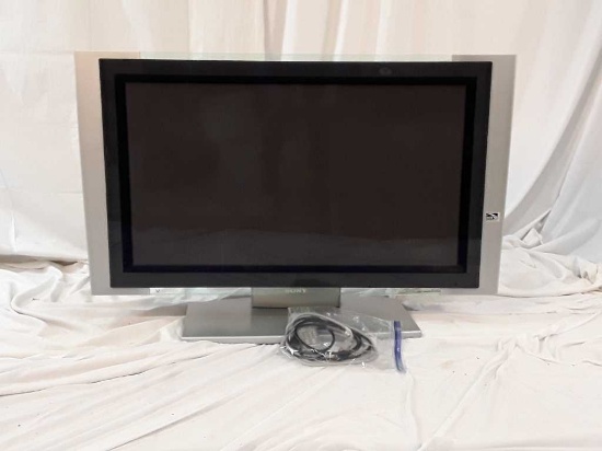 SONY 38" TV, W/REMOTE, HDMI CORD & POWER CORD