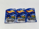 3 HOT WHEELS/NEW/2002 COLLECTOR# 039/122/151