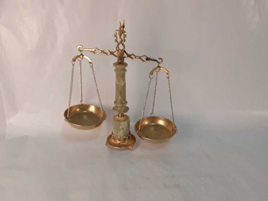 STONE & BRASS SCALE FOOTED BASE