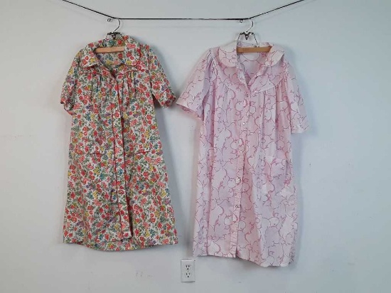 2 VINTAGE LADY'S HOUSECOATS/ROBES