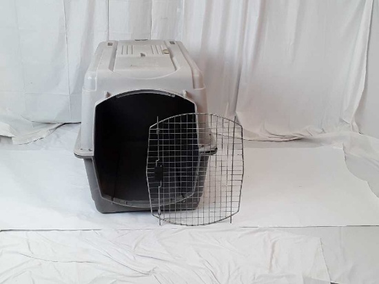 PET KENNEL BY PETMATE, GREY, METAL DOOR