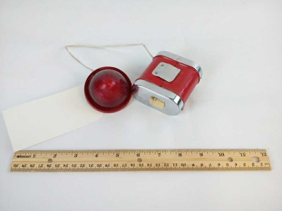 VINTAGE RED FLASHING LIGHT W/BATTERY PACK