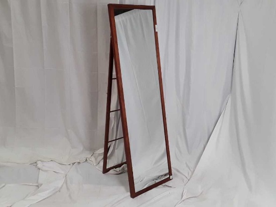 FRAMED STANDING MIRROR W/ LADDER