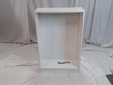 MEDIUM SIZED WHITE BEDROOM BOOKSHELF