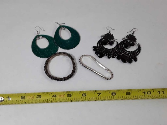 Black & Teal Earring Sets & Bracelets