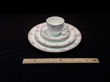 SINGULAR PLACE SETTING OF CHRISTOPHER STUART CHINA