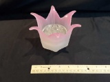 SMALL FLOWER SHAPED VASE WITH A FROG INSIDE