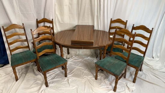 DINING ROOM TABLE W/2 LEAF INSERTS