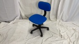 ROLLING OFFICE CHAIR