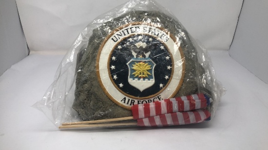 FAUX USAF STONE W/LARGE EMBLEM LAWN DECOR