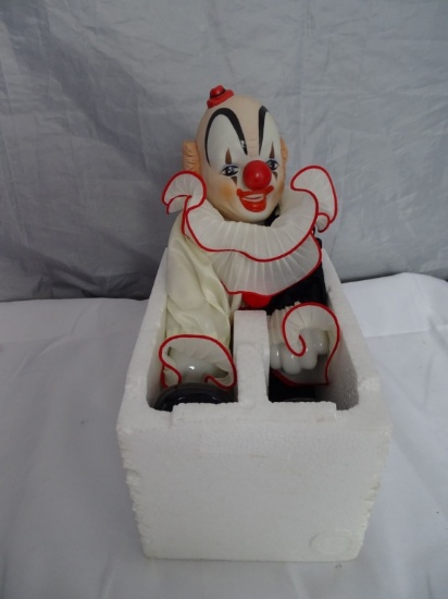 DYNASTY DOLL COLLECTION "SITTING CLOWN"