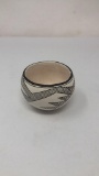 VINTAGE NATIVE AMERICAN POTTERY BOWL / SIGNED