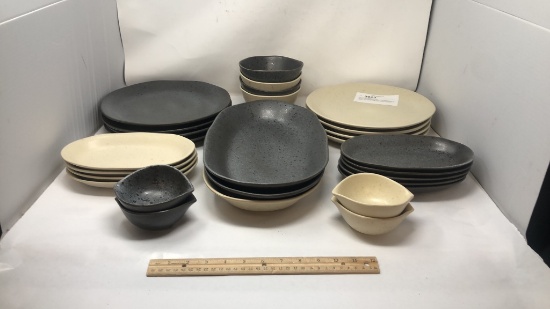 DIP STONEWARE DISHES