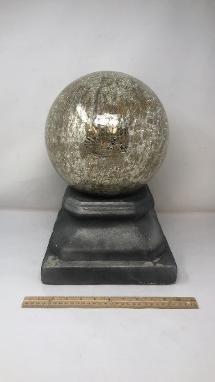 CRACKLED GAZING BALL AND STAND