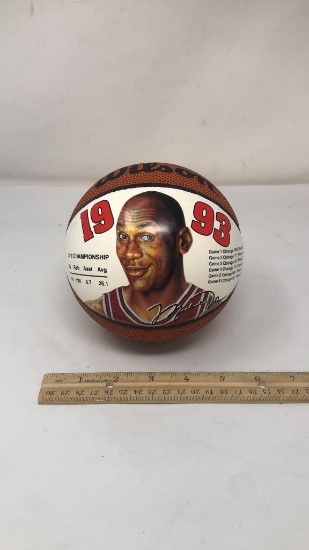 1993 MICHAEL JORDAN MINI BASKETBALL