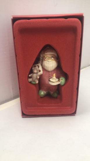 2010 LENOX ANNUAL SANTA ORNAMENT.