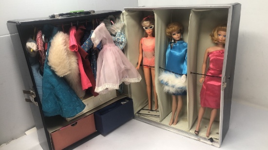 BARBIE AND KEN 1963 CASE W/ BARBIE AND ACCESSORIES