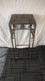 METAL OUTDOOR SIDE TABLE