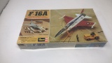 REVELL 1/72ND SCALE MODEL AIRPLANE KIT