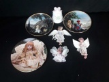 SET OF SEVEN COLLECTIBLES, PLATES AND ORNAMENTS