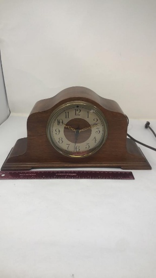 WESTMINISTER CHIME ELECTRIC MANTEL CLOCK