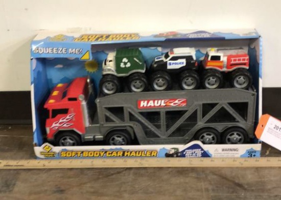 MEMBER'S MARK SOFT BODY CAR HAULER