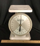 VINTAGE AMERICAN FAMILY SCALE