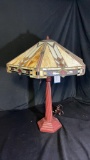TIFFANY-STYLE SLATE STAINED GLASS TABLE LAMP