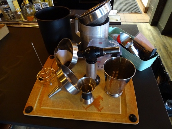 COLLECTION OF BAR TOOLS.