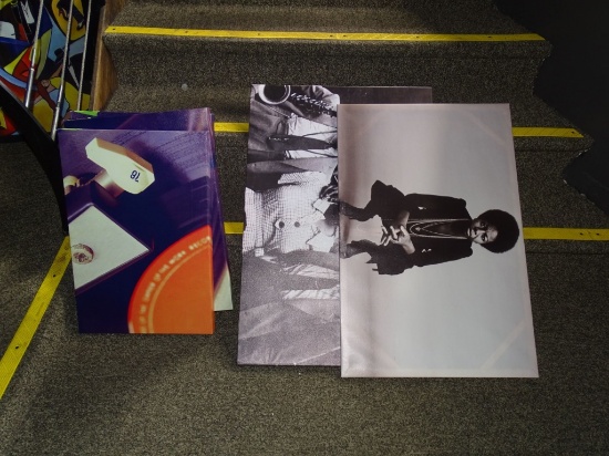 5) CANVAS ART PIECES.