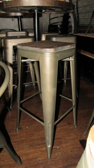 4 INDUSTRIAL DESIGN BAR STOOLS.