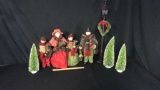 FAMILY OF 4 DICKENS STYLE CAROLERS