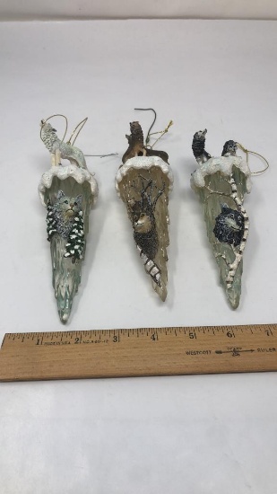 ASHTON DRAKE MAJESTIC WOLVES ORNAMENT SET