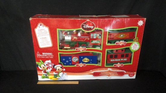 DISNEY CHRISTMAS TRAIN SET