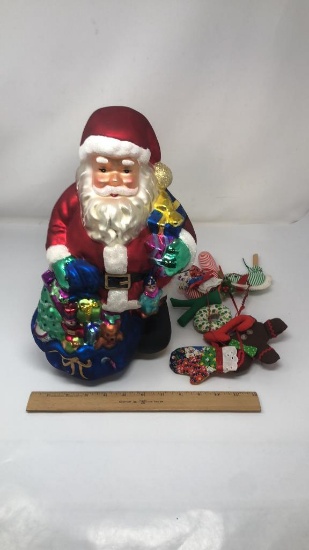 14" HAND BLOWN SANTA & HOMEMADE GARLAND