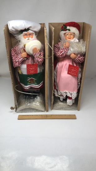 ST NICHOLAS SQUARE "CHEF SANTA" & MRS. CLAUS
