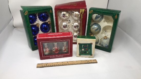 GLASS CHRISTMAS BULBS