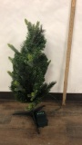 2FT PRE-LIT TREE