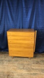 MID-CENTURY MODERN CHEST OF DRAWERS.