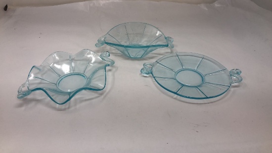 FENTON AQUAMARINE DOLPHIN-HANDLE PANELLED DISHES