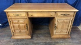 STANLEY OAK TRADITIONAL DESK