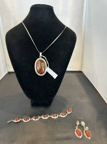 STERLING SILVER & AMBER JEWELRY SET. 43G