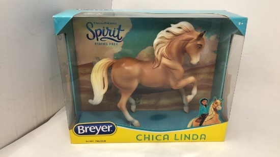 BREYER HORSE FIGURINE "RIDING FREE CHICA LINDA"