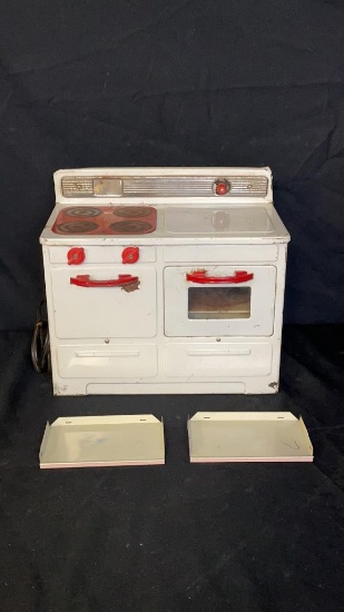 1950s "LITTLE LADY" ELECTRIC TOY STOVE
