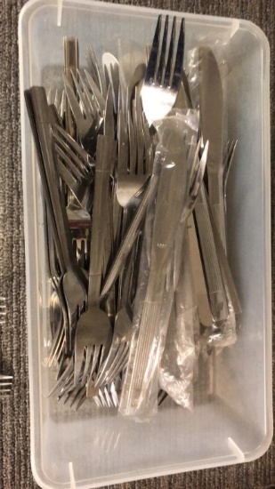 UNITED AIRLINES METAL FORKS & KNIVES 65+ PIECES