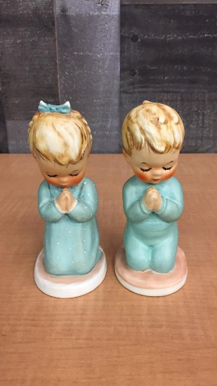 M.I. HUMMEL FIGURINE "PRAYING BOY" & "PRAYING GIRL