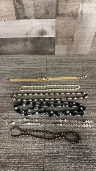 6 PEARL & BEADED NECKLACES