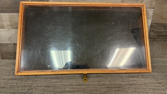 WOOD TABLE TOP DISPLAY CASE